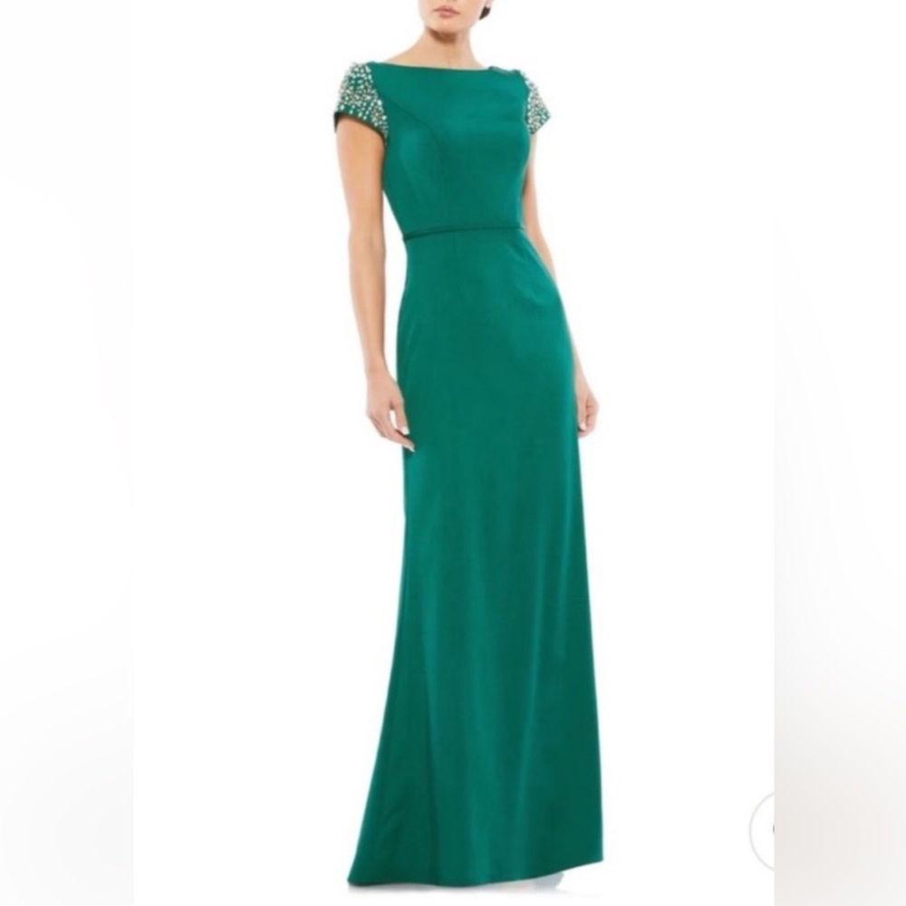 Mac Duggal Green Maxi Dress Elegant Flowing Silhouette